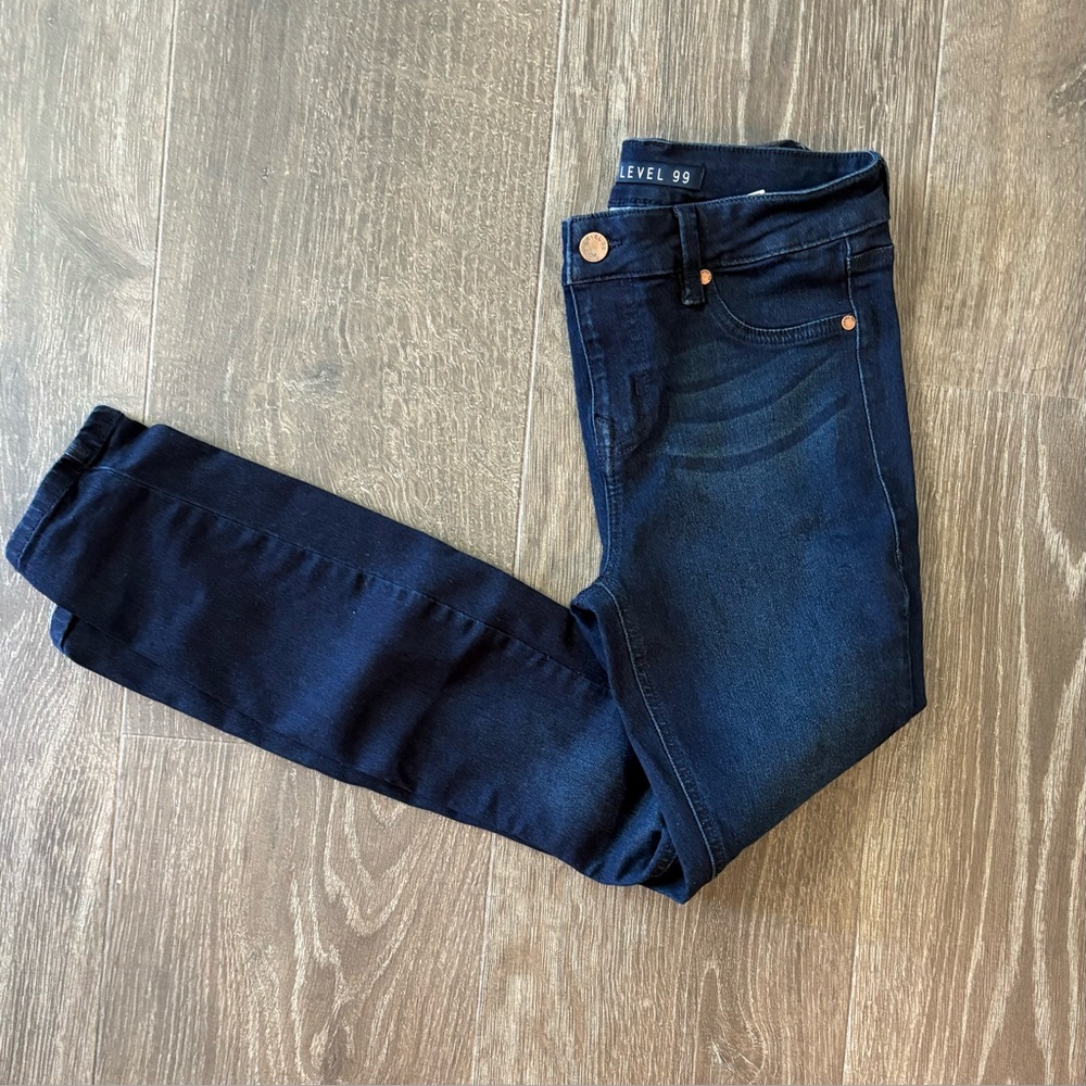 Level 99 Skinny Jeans - Size 28
